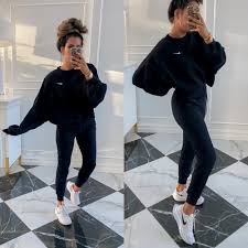 Read more about the article Elevate Your Style: Nike Outfits for Women – A Fusion of Fashion and Function